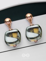 SMOKEY ELEGANCE - GOLDEN EMBELLISHED EARRINGS