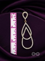 DROP IT LIKE IT'S HOT - STATEMENT GOLDEN EARRINGS