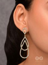 DROP IT LIKE IT'S HOT - STATEMENT GOLDEN EARRINGS