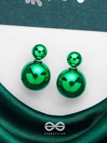 GIGGLES & GLITTERS - GREEN PEARLS STUD EARRINGS