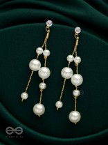 DREAMY DRIZZLING PEARLS - GOLDEN EMBELLISHED EARRINGS 