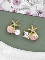 STARFISH & SEASHELL WISHES - GOLDEN AND PINK EMBELLISHED STUD EARRINGS