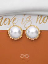 THE IVORY ILLUSION - GOLDEN PEARL STUD EARRINGS