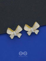 RETRO RIBBON RADIANCE - GOLDEN EMBELLISHED EARRINGS