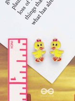 THE TWEETY PIE - GOLDEN EMBELLISHED STUD EARRINGS