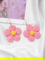 THE FLOWER POWER - STATEMENT WOVEN EARRINGS (PINK)