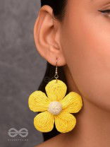 THE FLOWER POWER - STATEMENT WOVEN EARRINGS (YELLOW)