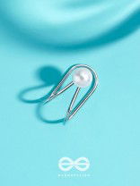 A PEARL PLEASE - SILVER EMBELLISHED EARCUFF