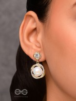 THE MERMAID'S PEARL - GOLDEN EMBELLISHED EARRINGS