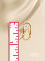A PEARL PLEASE - GOLDEN EMBELLISHED EARCUFF (one ear)