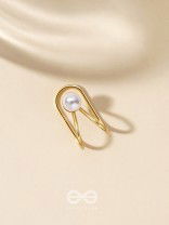 A PEARL PLEASE - GOLDEN EMBELLISHED EARCUFF (one ear)