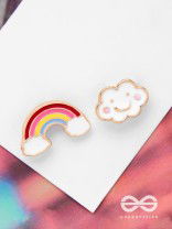 FLUFFY RAINBOW DREAMS - GOLDEN EMBELLISHED STUD EARRINGS