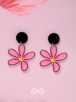 LITTLE ARTIST LILY - CASUAL ACRYLIC EARRINGS (PINK)