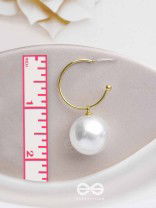 JINGLE BELL RADIANCE - GOLDEN AND WHITE EMBELLISHED PEARL EARRINGS