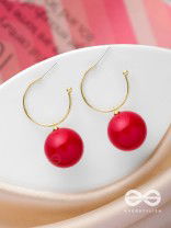 JINGLE BELL RADIANCE - GOLDEN AND RED EMBELLISHED PEARL EARRINGS