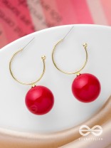 JINGLE BELL RADIANCE - GOLDEN AND RED EMBELLISHED PEARL EARRINGS