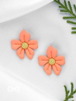THE FLORAL FLING - GOLDEN AND ORANGE ACRYLIC STUD EARRINGS