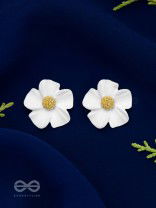 THE BLOSSOM BALLAD - GOLDEN AND WHITE ACRYLIC STUD EARRINGS