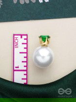 A MYSTIC PEARL - GOLDEN EMBELLISHED EARRINGS (GREEN)