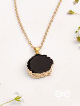 Glowing Magic - Golden And Black Resin Pendant With Anti-Tarnish Coating