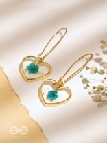 Heart Of Sky - Pressed Flower Resin Earrings