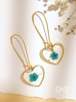 Heart Of Sky - Pressed Flower Resin Earrings