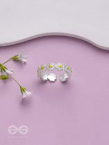 SUNSHINE DAISIES - SILVER RING (ADJUSTABLE)(Yellow)
