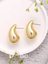 The Glistening Drops - Classy Golden Stud Earrings