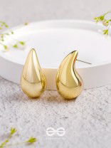 The Glistening Drops - Classy Golden Stud Earrings