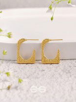 A Pixel Play - Golden Stainless Steel Earrings With Anti-Tarnish Coating