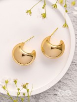 The Grandeur Drops - Golden Statement Earrings 