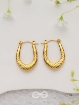 Moonbeam Echoes - Golden Stainless Steel Earrings With Anti-Tarnish Coating