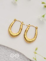 Moonbeam Echoes - Golden Stainless Steel Earrings With Anti-Tarnish Coating