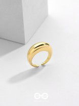 The Golden Grace - Golden Statement Ring 