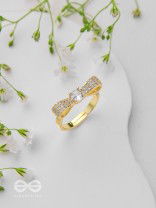 Sparkling Bow Affair - Golden Embellished Ring 