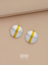 Subtle Streak - Silver Stud Earrings