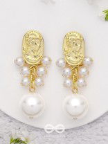 Victorian Pearls - Golden Elegant Earrings