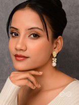 Victorian Pearls - Golden Elegant Earrings