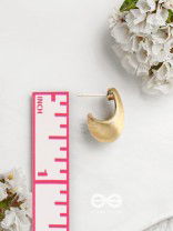 Rare Raindrops - Golden Earrings