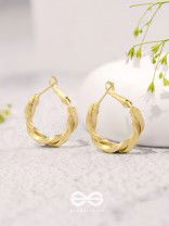 Twisted Story - Golden Hoop Earrings