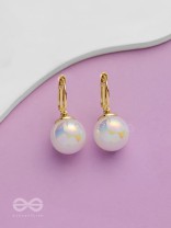 Multichromic Pearls - Holographic Golden Pearl Earrings