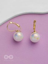 Multichromic Pearls - Holographic Golden Pearl Earrings