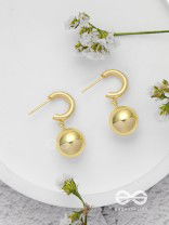 Luxurious Essence - Elegant  Golden Earrings