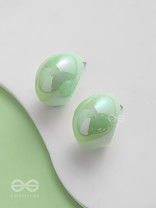 GROOVY ARCS - HOLOGRAPHIC ACRYLIC EARRINGS (LIGHT GREEN)