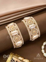 Saindhav- The Marine Love- Shells And Beads Hand Embroidered Bangle (Set Of 2)