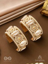 Saindhav- The Marine Love- Shells And Beads Hand Embroidered Bangle (Set Of 2)