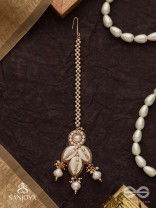 Savishkaar- The First Manifestation- Shells And Beads Hand Embroidered Maangtika