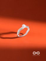 The Pearl Modesty - Silver Ring