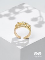 The Playful Knots - Golden Cubic Zirconia Ring (Adjustable)