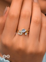 The Dreamy Dazzle - Golden Embellished Ring (Adjustable)